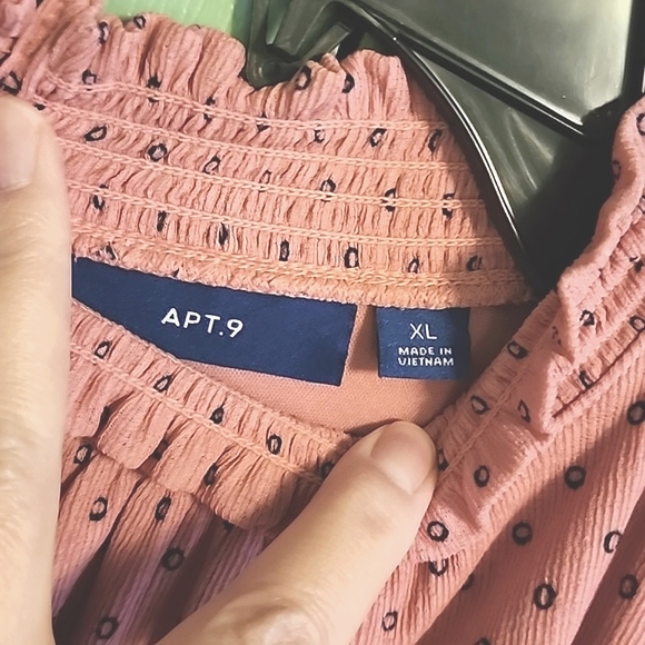 Apt. 9 Size XL - Dotted Pink Top - Picture 3 of 3